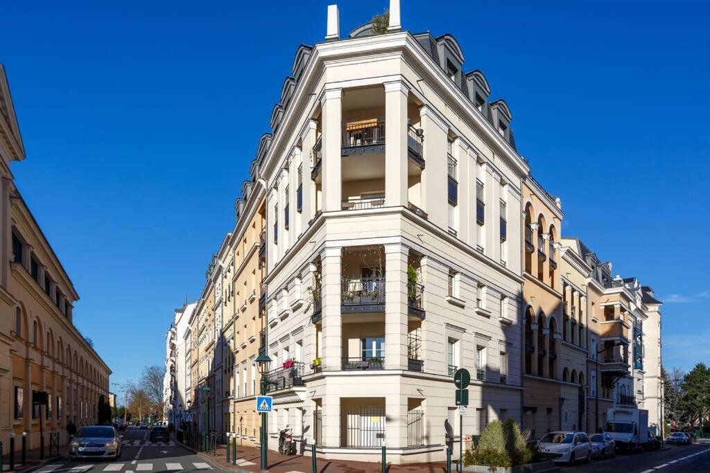 Apt 6P - Standing Rer Tram Paris Orly Velizy Ле-Плессі-Робенсон Екстер'єр фото